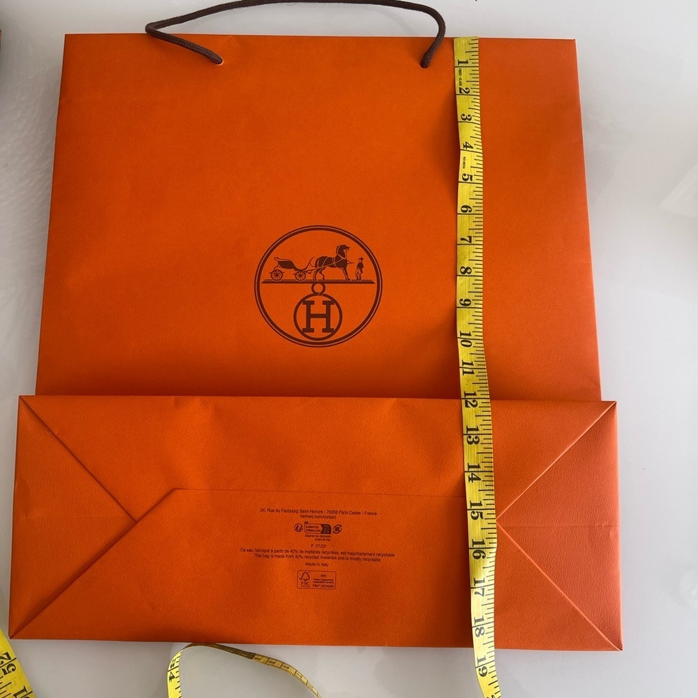 Authentic Hermès Orange Shopping Gift Bag - Picture 3 of 5